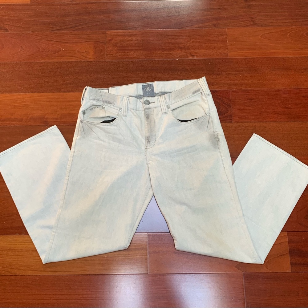 Rock And Republic White Distressed Jeans Size 36